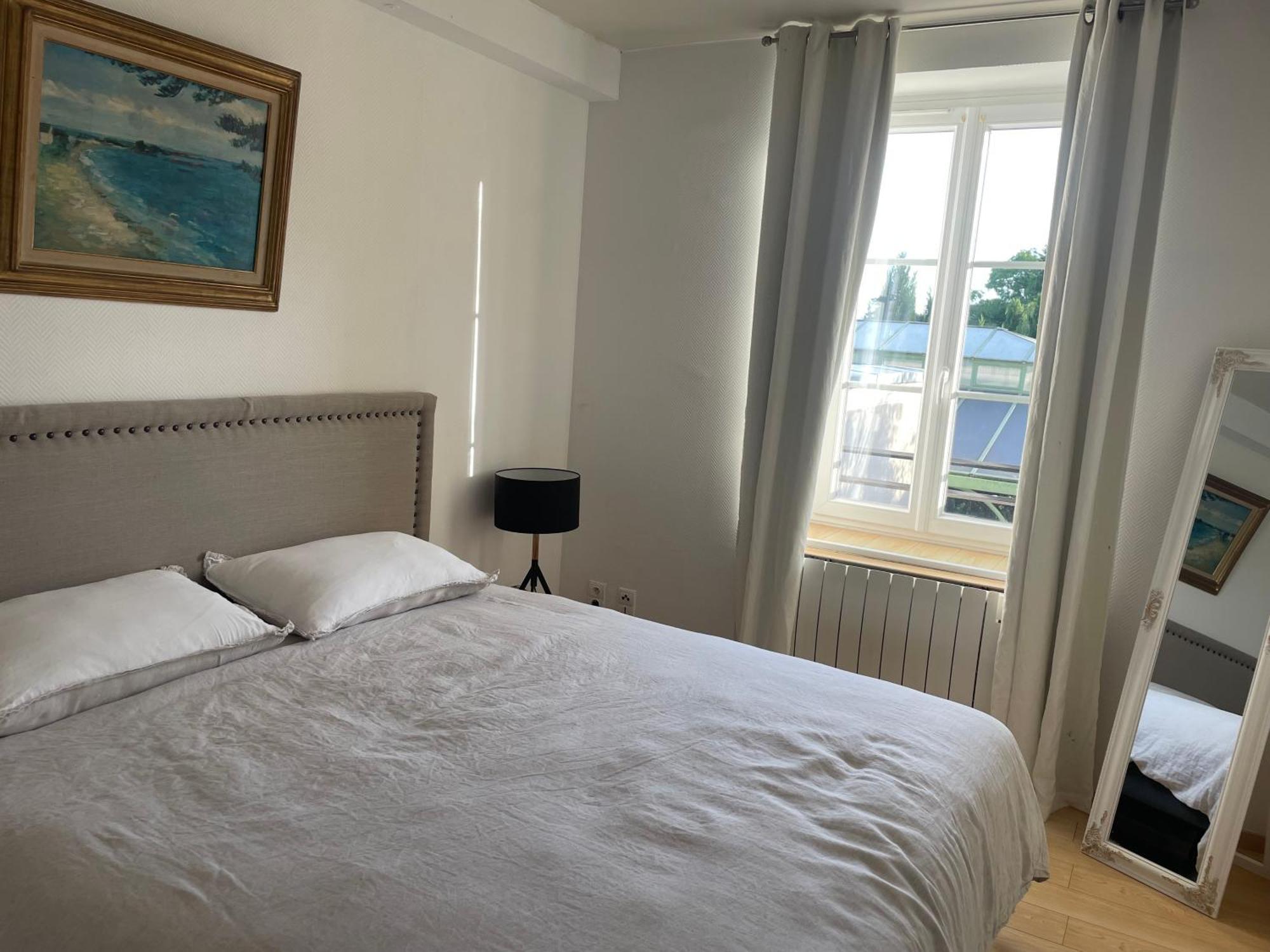 VILLA SPA PERRET-4 Étoiles-PARC de 3 Ha au pied du PARC NATUREL DU VEXIN NORMAND-Châteaux -Nature-Ballades-VTT-Cheval-Golf-À 5 Mn de GIVERNY-Jardins de MONET-Musée IMPRESSIONNISTE-Pour 2 Nuitées SAUNA ou JACUZZI offert en Hiver ou PISCINE en Été ou H Sainte-Genevieve-les-Gasny Habitación foto